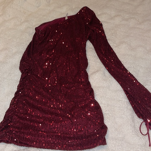 Lucy in the sky off the shoulder dress - Picture 3 of 4